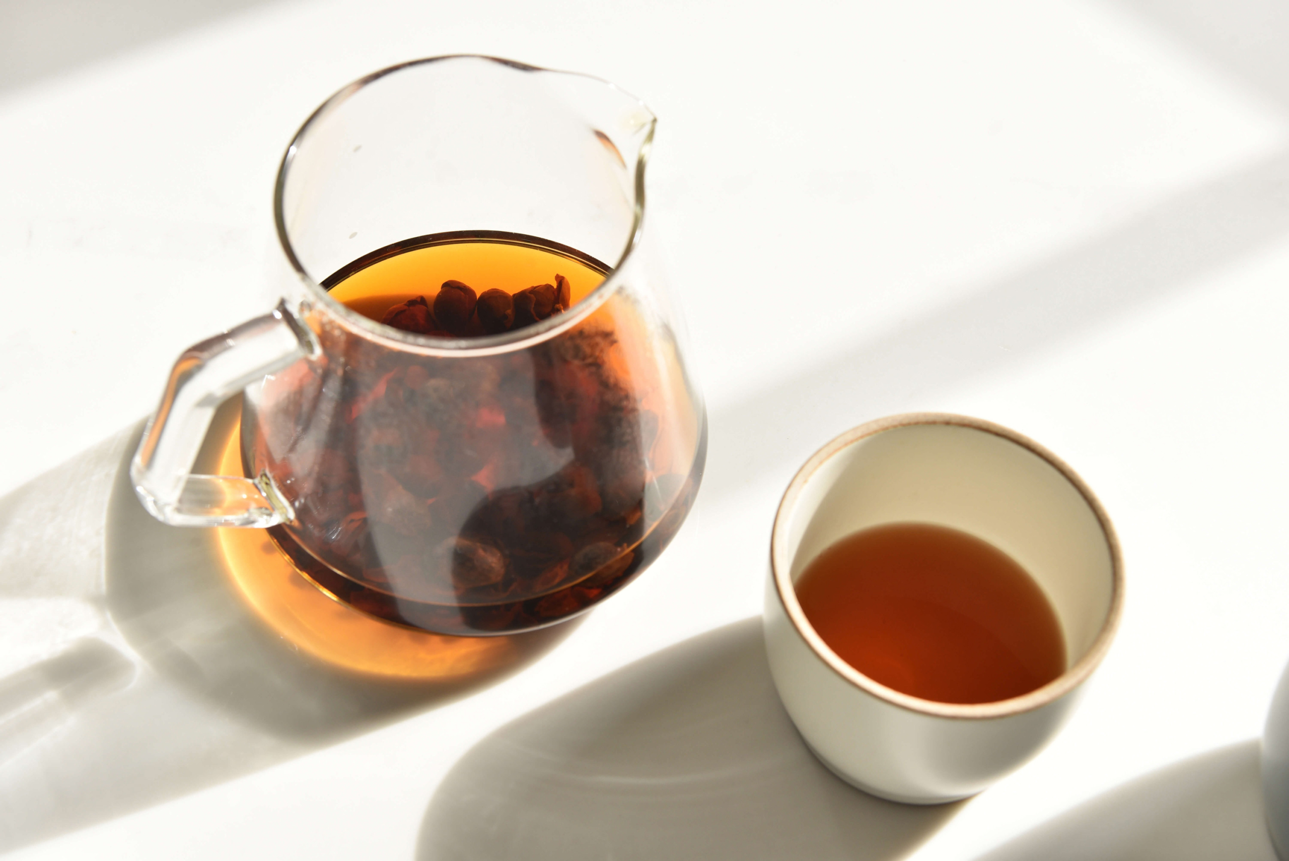 The Coffee Officina Cascara Coffee Cherry Tea and Migoti Hill Burundi brewing